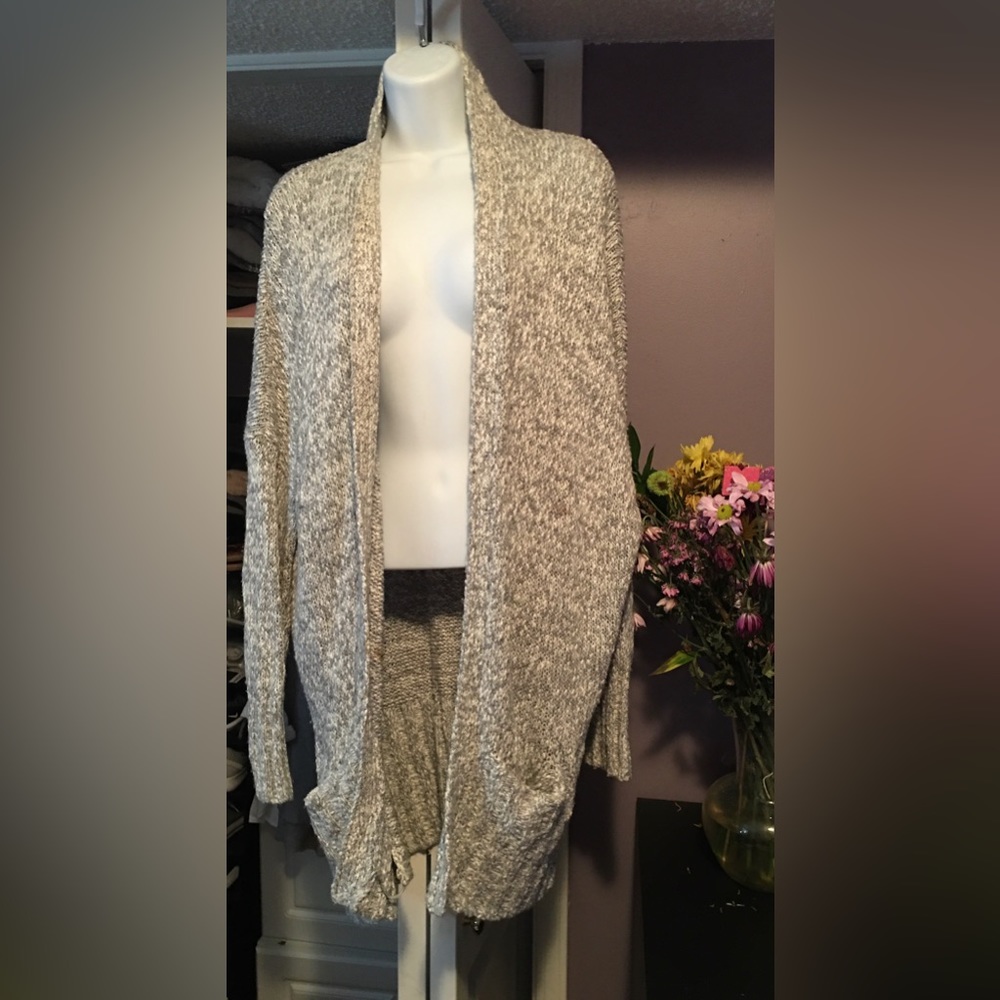 Aritzia Talula cardigan